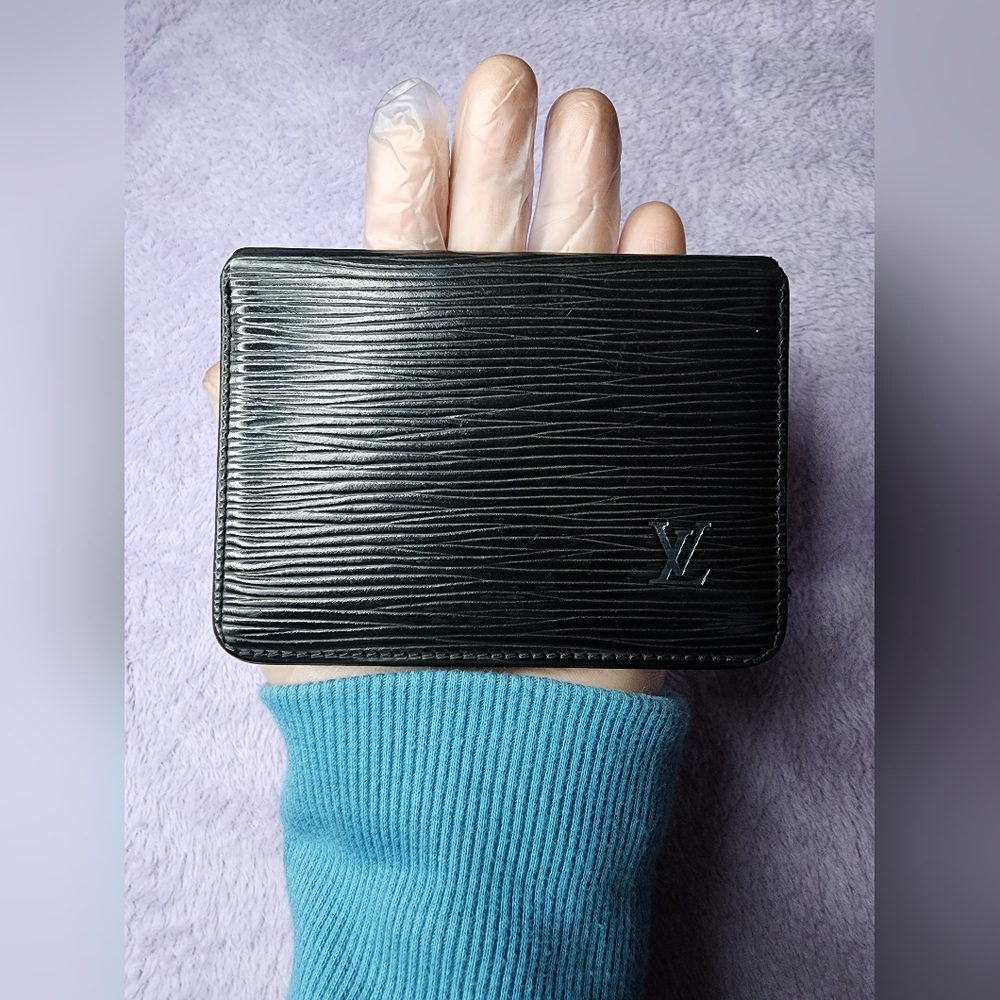 Authentic Louis Vuitton bi-fold Epi leather ID/Card case/holder.